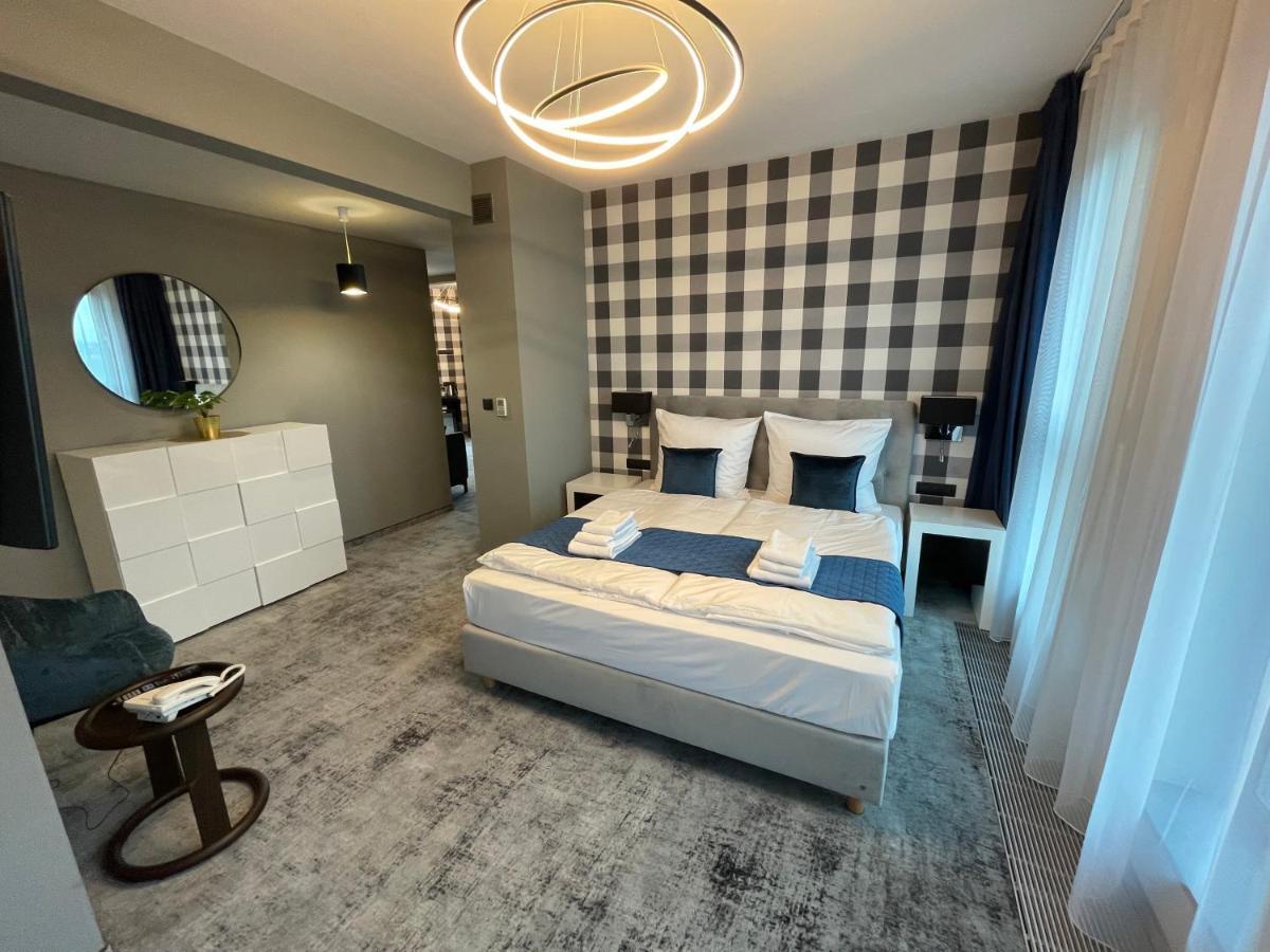 Hotel Sanova Jaroslaw Luaran gambar