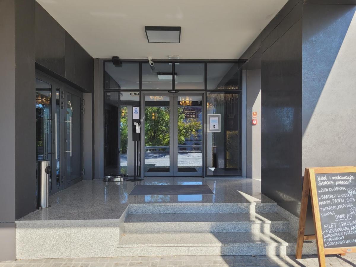 Hotel Sanova Jaroslaw Luaran gambar