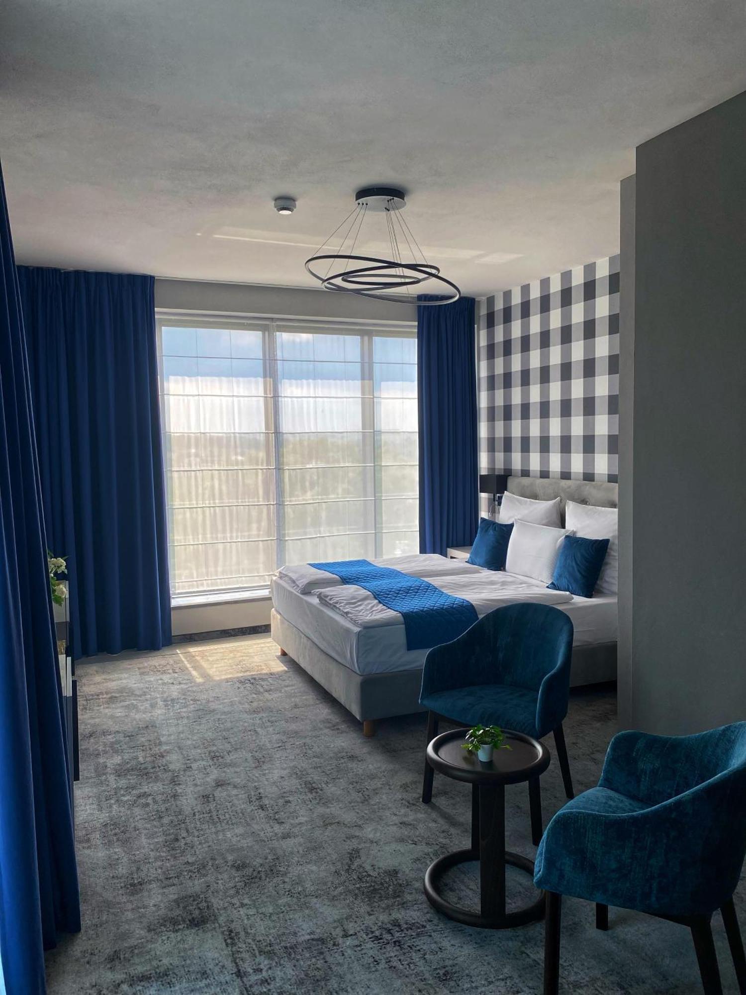 Hotel Sanova Jaroslaw Luaran gambar