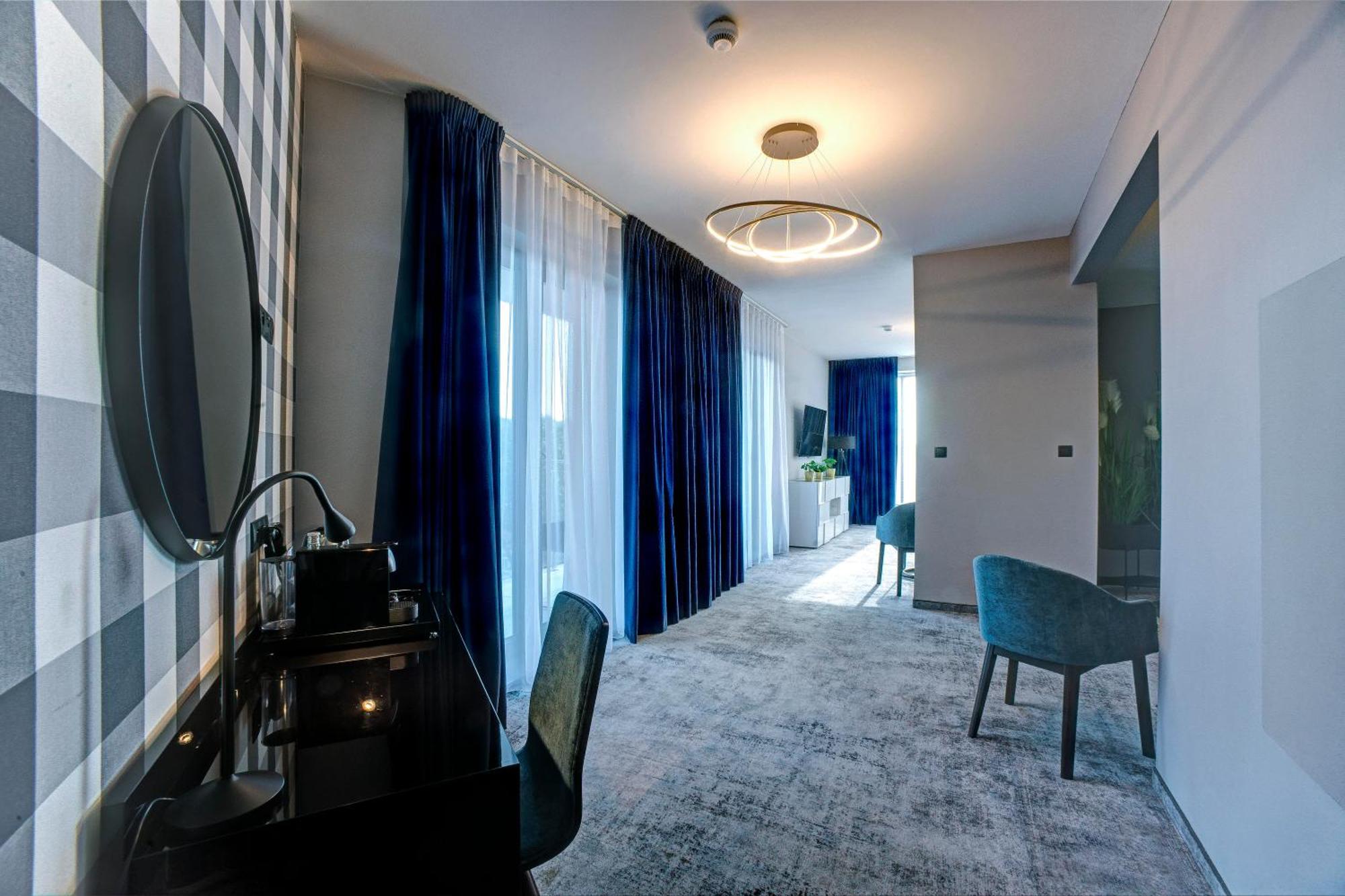 Hotel Sanova Jaroslaw Luaran gambar